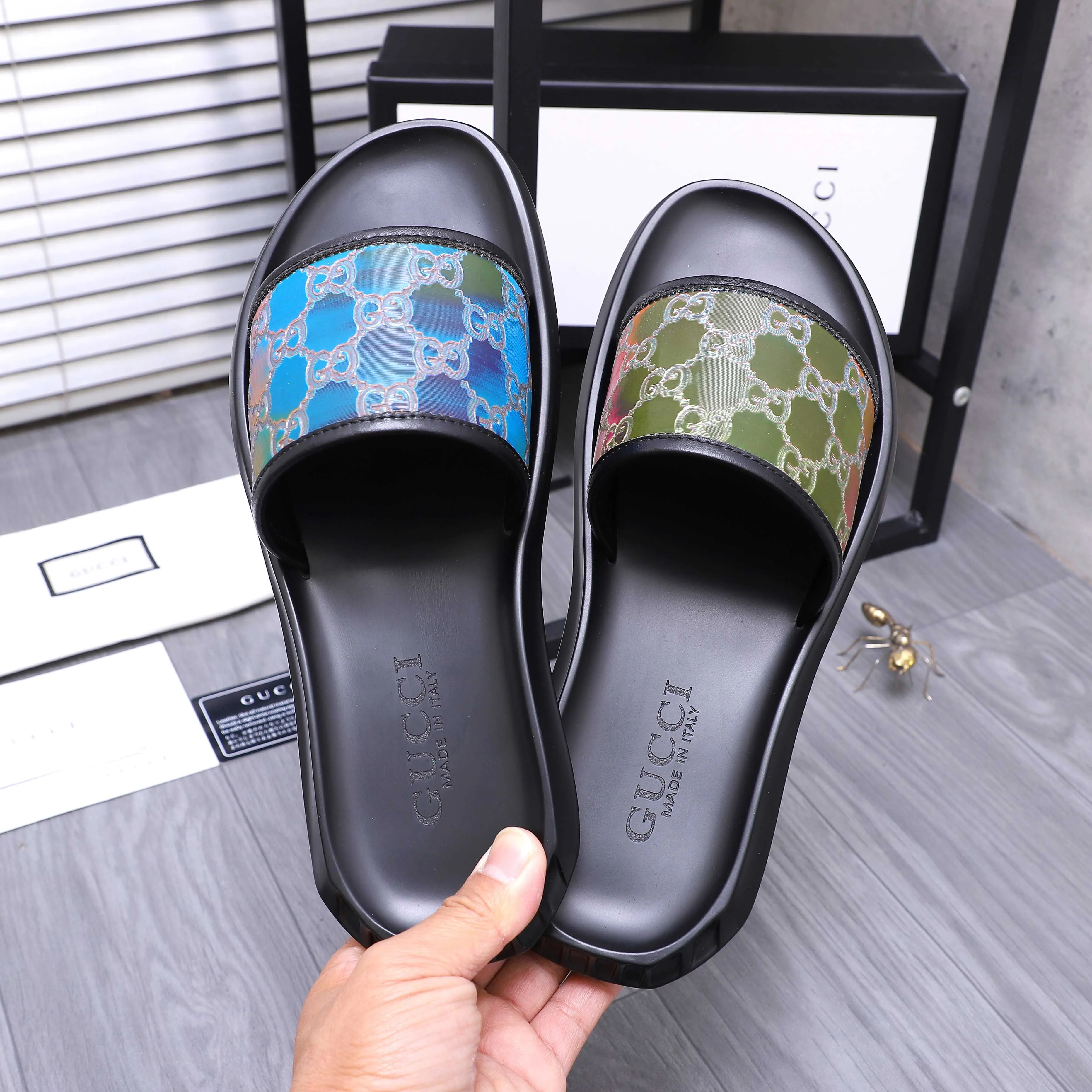 Men's shoes 💰280 Product trademark: GUCCI "Gucci" slippers Regular size: 38-44 (45.46 custom-made, non-returnable) Product materials: Selected embossed cowhide upper, instep imitation leather lining, original outsole